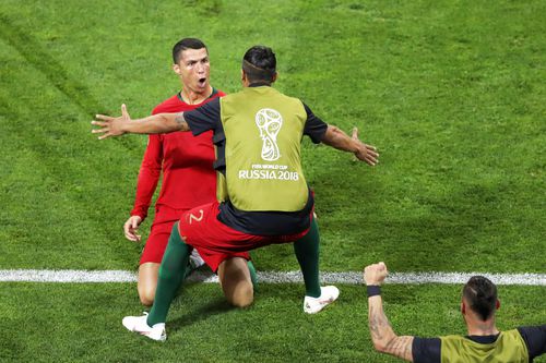 Bruno Alves, sărbătorind un gol al lui Cristiano Ronaldo la Campionatul Mondial din 2018 // foto: Guliver/gettyimages