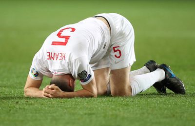 CEHIA - ANGLIA 2-1 // Englezii, făcuți praf după primul eșec din ultimii 10 ani: „O echipă bună ne-ar fi îngropat”