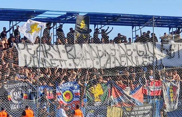 CSA STEAUA - RAPID FNG 10-0 // Ultrașii Stelei și ai Rapidului s-au întrecut în mesaje rasiste și ironice: „Peaky Blinders de Giulești / Vindeți mici la Dedulești”