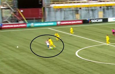 FEROE - ROMÂNIA // Adrian Porumboiu, verdict la GSP Live în cea mai controversată fază a primei reprize + pe cine a remarcat