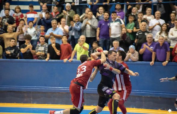 Olympiacos Pireu - Poli Timișoara 29-26 // Bănățenii ratează calificarea, în ciuda victoriei din tur