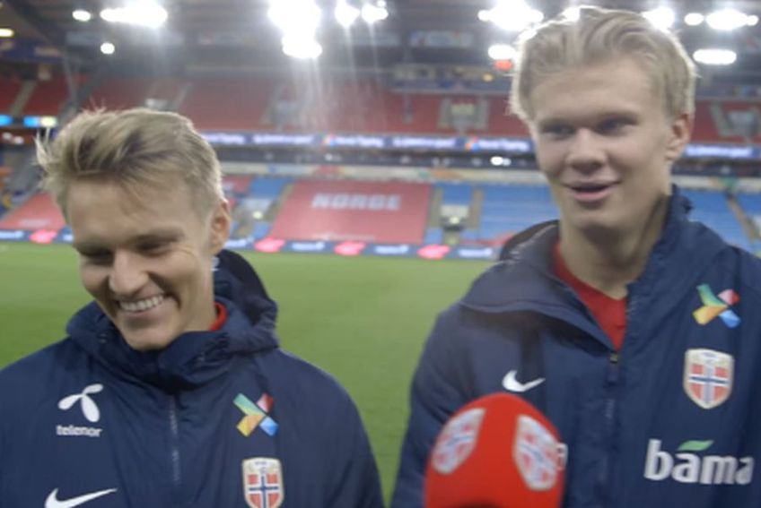 Martin Odegaard (stânga) și Erling Haaland după meci // foto: Facebook @ Fotballandslaget