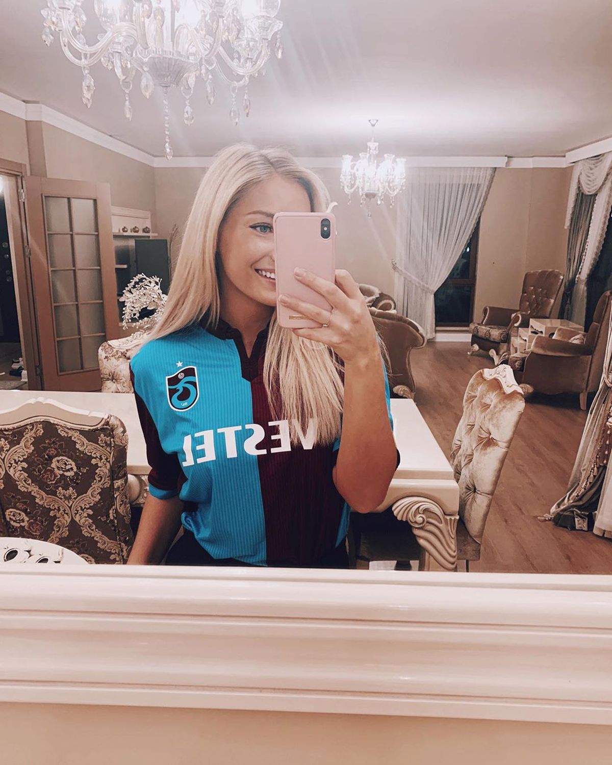 FOTO Pentru ea a umilit România! Frumoasa blondă nu ratează niciun meci al starului norvegian