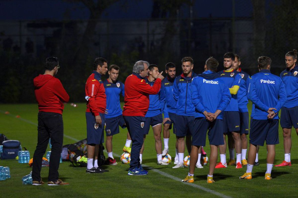 ROMÂNIA U21 - MALTA U21. Asta mai lipsea! Răzvan Burleanu, „secundul” lui Stoichiță!  Ce s-a întâmplat la ultimul antrenament + Man și Moruțan, în premieră în Ghencea