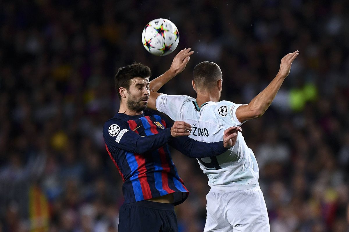 Internetul râde de Pique după gafa din Barcelona - Inter » Cele mai tari glume la adresa fundașului