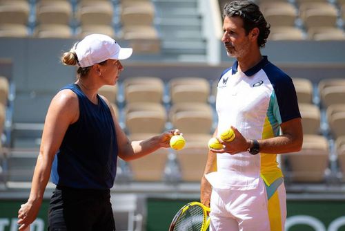 Până când Simona Halep (31 de ani, locul 9 WTA) va reveni pe teren, adică la începutul anului 2023, Patrick Mouratoglou va colabora cu Holger Rune (19 ani, locul 27 ATP).