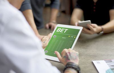 Reacția casei de pariuri din România, după ce angajații au fost anchetați pentru trucarea cotelor » Prejudiciu de 64.000 de euro