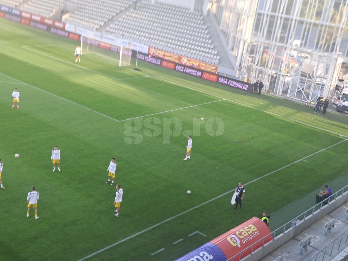 Gazonul de pe „Arcul de Triumf” la România - Anglia U20