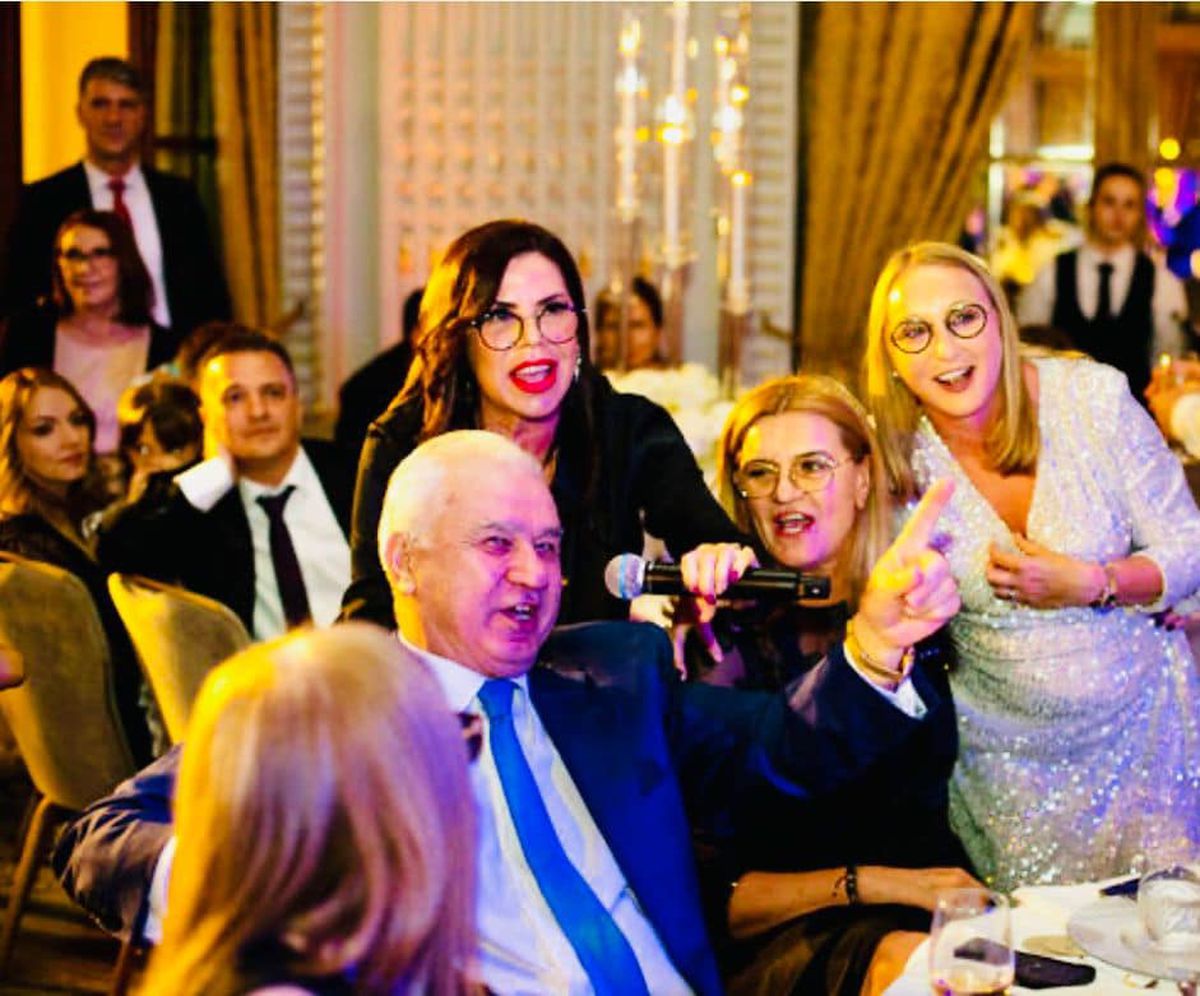 „Boșii” Diviziei A s-au reunit la nunta fiului Gabrielei Firea » Borcea, Nețoiu, Copos și Negoiță, apariții rare alături de partenere