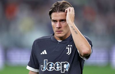 Suspendat șapte luni pentru pariuri ilegale, a semnat prelungirea contractului și i s-a mărit și salariul!