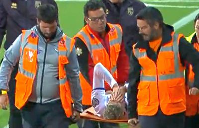 Imagini horror pentru Rapid: Rrahmani, scos cu targa de pe teren!