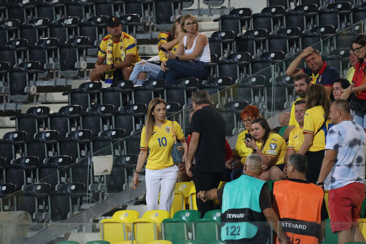 Surpriză! În ce loc din stadion s-a dus Gică Hagi la Cipru - România