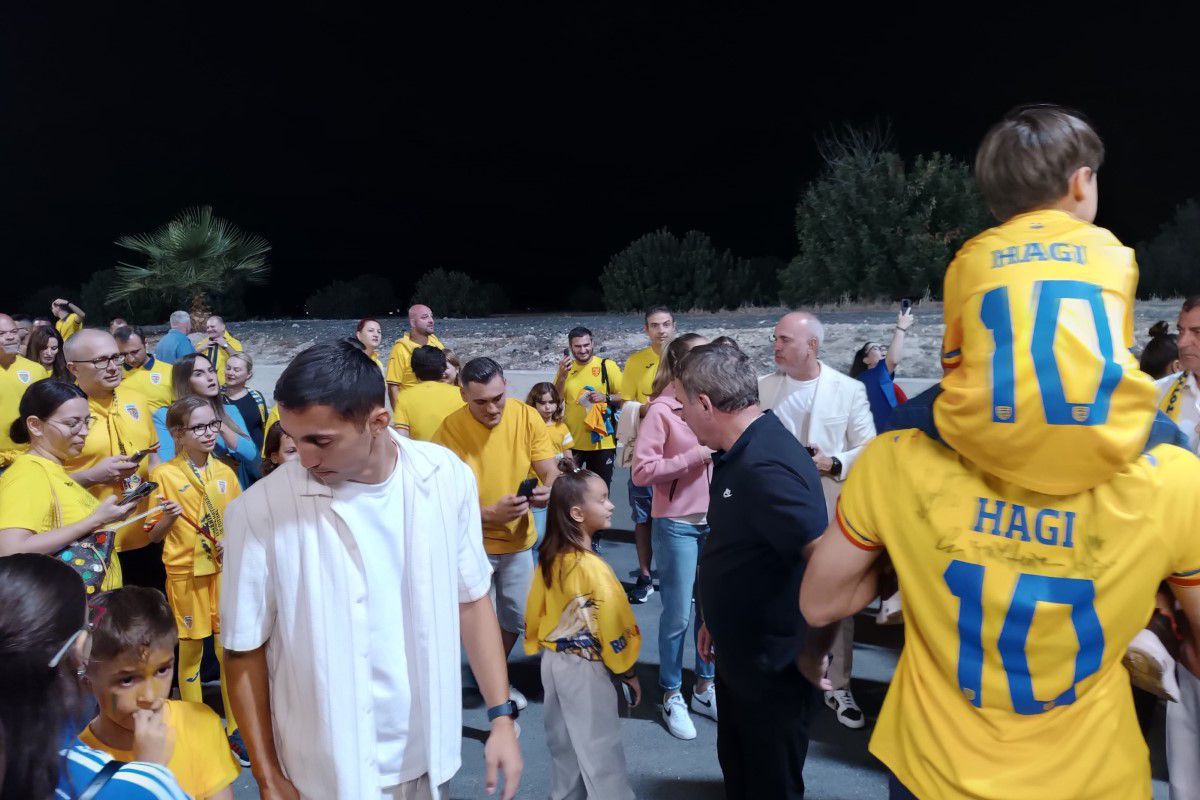 Surpriză! În ce loc din stadion s-a dus Gică Hagi la Cipru - România