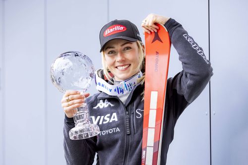 Mikaela Shiffrin cu Globul de Cristal de la slalom din 2024 Foto: Imago