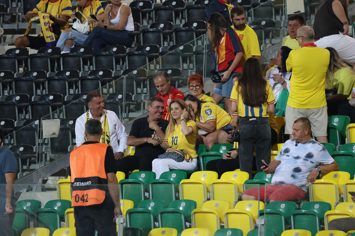 Surpriză! În ce loc din stadion s-a dus Gică Hagi la Cipru - România