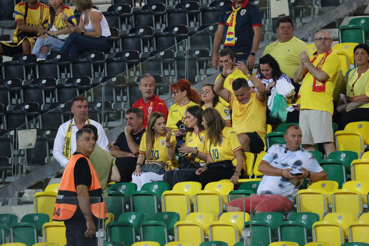 Surpriză! În ce loc din stadion s-a dus Gică Hagi la Cipru - România