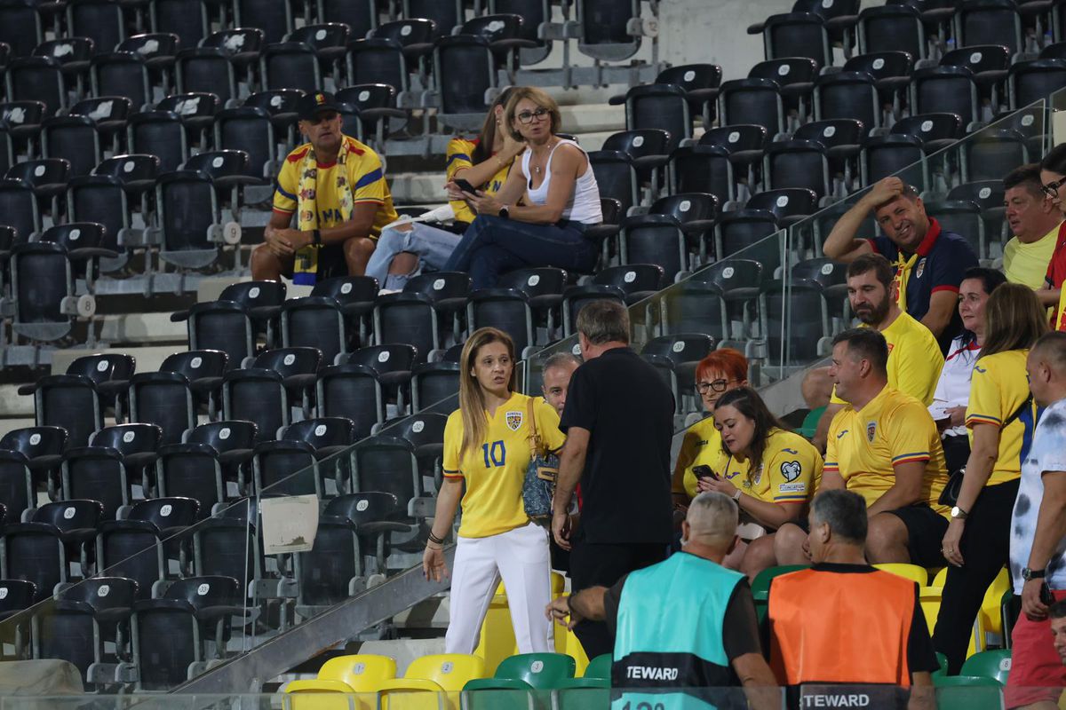 Surpriză! În ce loc din stadion s-a dus Gică Hagi la Cipru - România