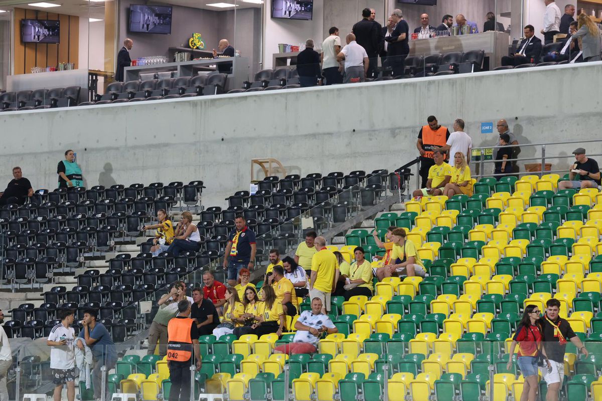 Surpriză! În ce loc din stadion s-a dus Gică Hagi la Cipru - România