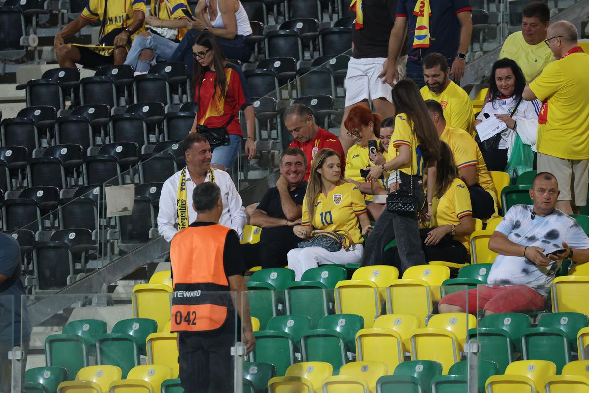 Surpriză! În ce loc din stadion s-a dus Gică Hagi la Cipru - România