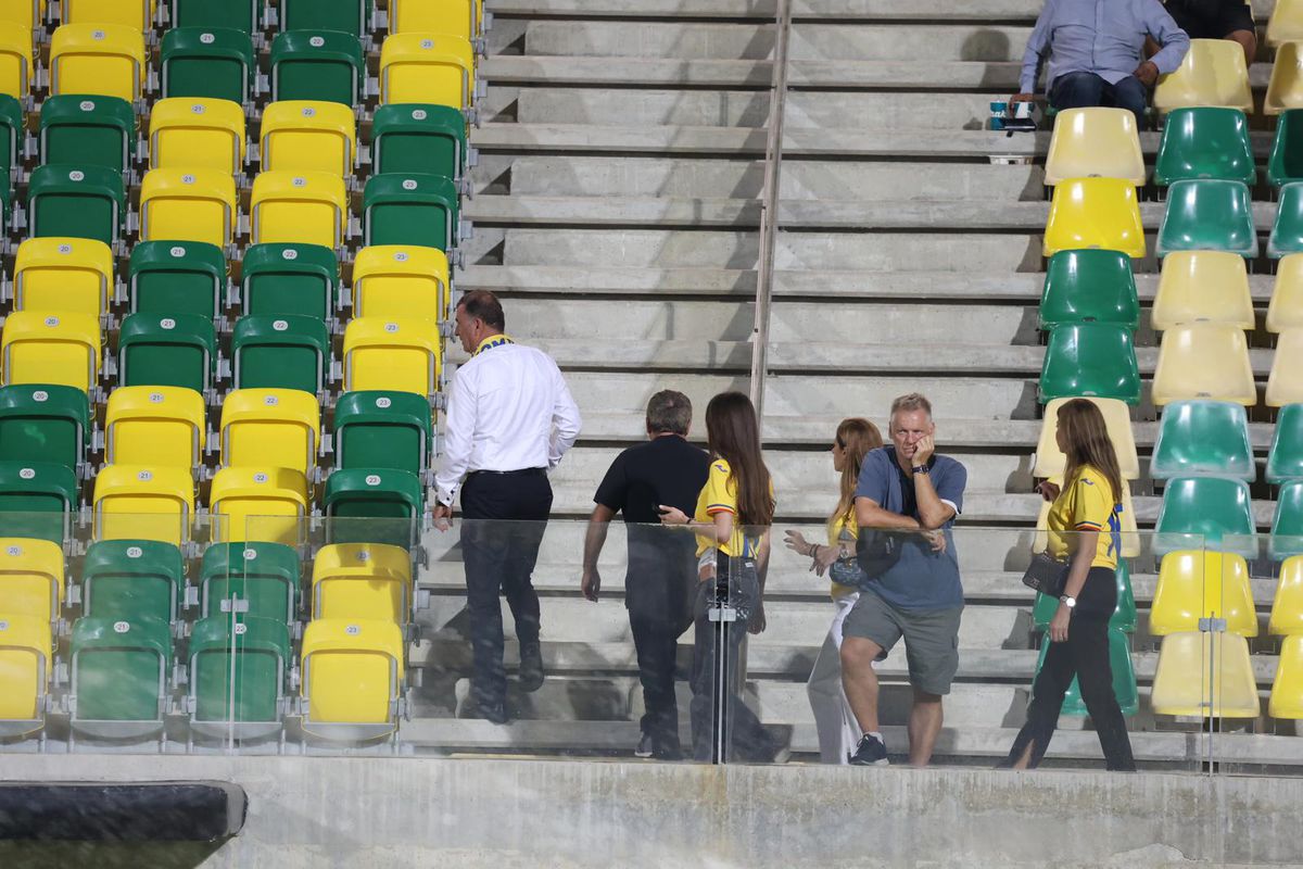 Surpriză! În ce loc din stadion s-a dus Gică Hagi la Cipru - România