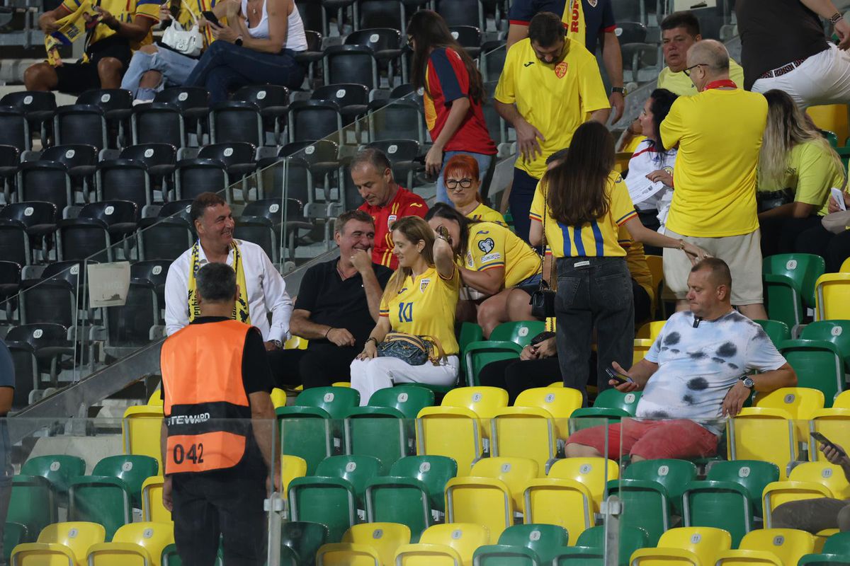 Surpriză! În ce loc din stadion s-a dus Gică Hagi la Cipru - România