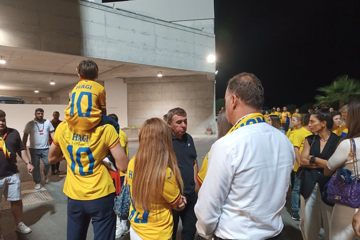 Gică Hagi, pe stadion la Cipru - România