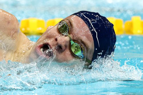 Leon Marchand înotând procedeul liber FOTO Guliver/GettyImages