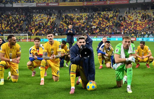 Ce s-a întâmplat pe gazon imediat după România - Austria » Ianis Hagi, șef de galerie + cu cine a vorbit Mircea Lucescu