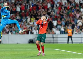 Orgoliu XXL! Cristiano Ronaldo, dispută aprinsă cu portarul Irlandei