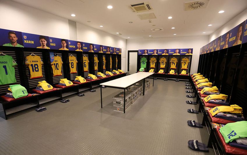 Imagine din vestiar înainte de România - Austria / FOTO: FRF.ro