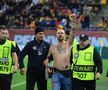 Spectator intrat pe teren la România - Austria