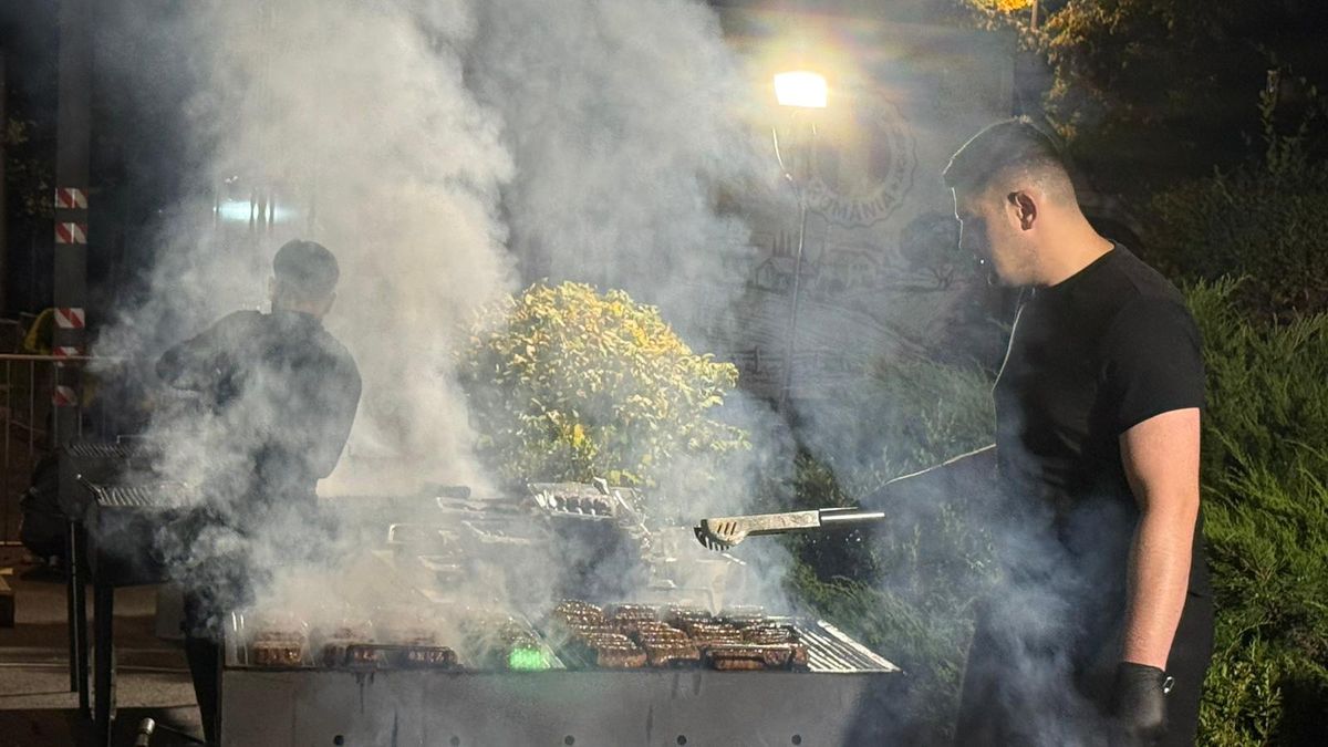 Imagini de la Arena Națională cu organizarea meciului România - Austria: grătare, „tratamentul” VIP și de la loje