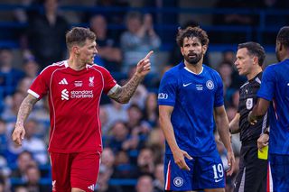 Contondentul Diego Costa! La un pas de bătaie cu Martin Skrtel într-un meci al legendelor