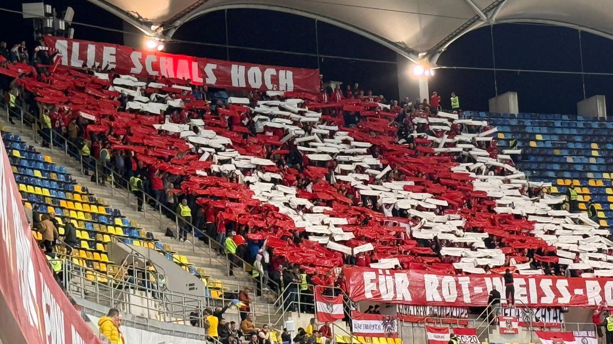 Scenografii la startul meciului Austria - România