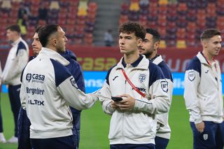 Aseară a fost în lotul lui Mircea Lucescu, iar azi s-a prezentat în cantonamentul României U21: „După ce a bifat primele minute”