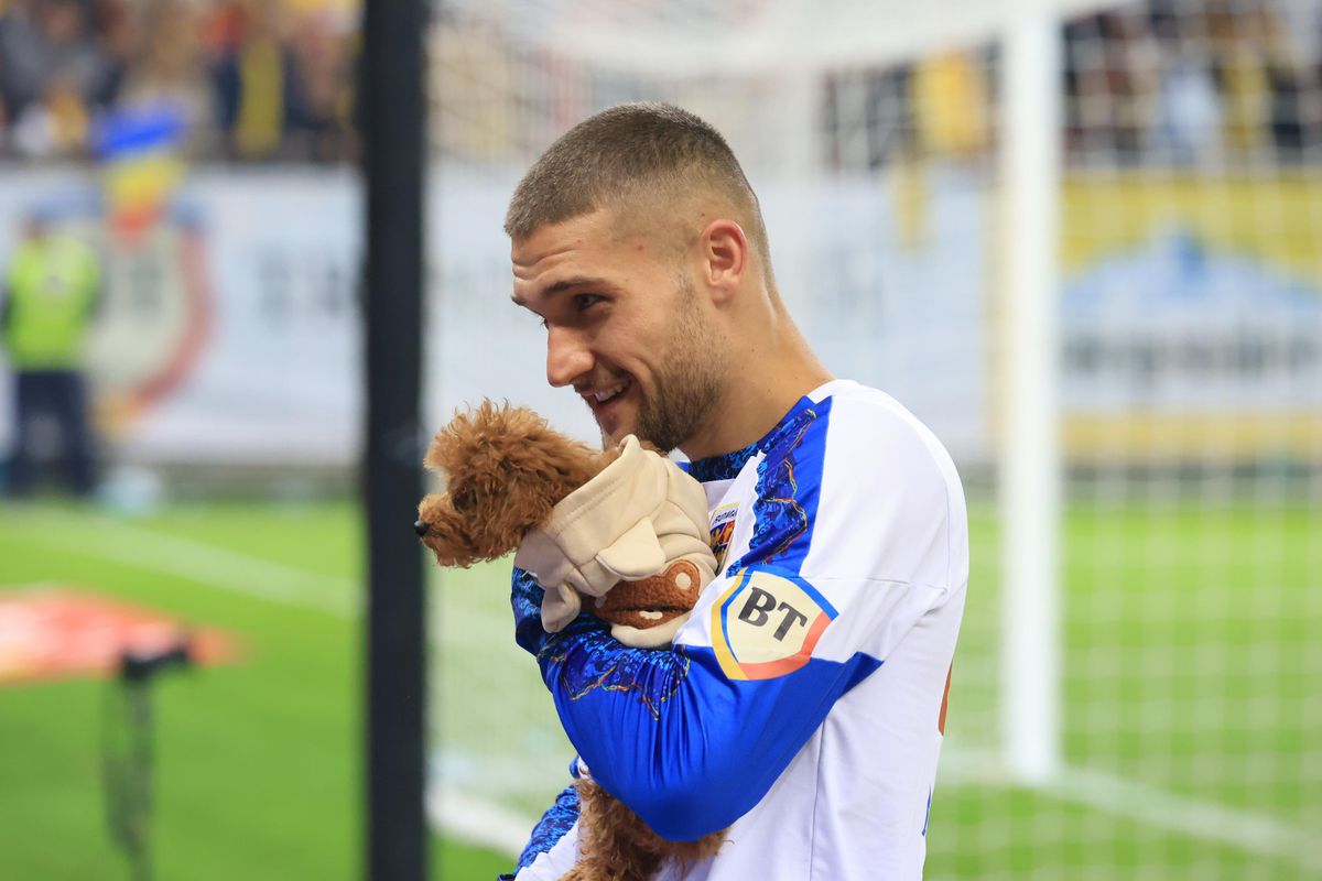 Ianis Hagi, șef de galerie după România - Austria