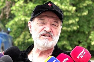 Gigi Becali a cedat nervos: „Bag milioane acolo ca să se întâmple circul asta?”