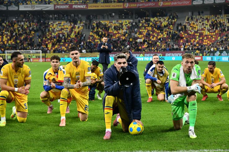 Dennis Man, Ianis Hagi și Ionuț Radu după România - Austria, preliminariile Campionatului Mondial / FOTO: GSP.ro