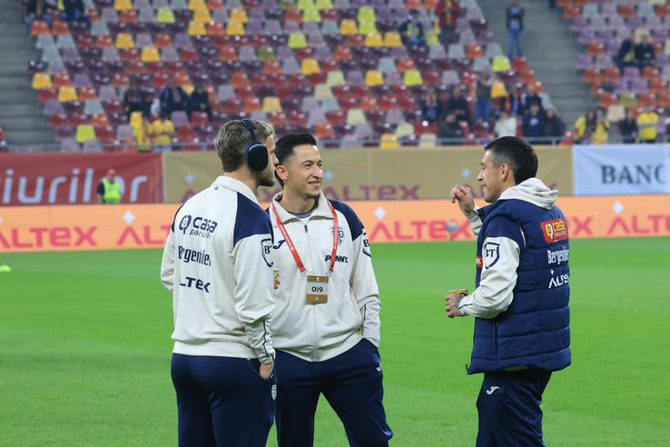 Olimpiu Moruțan și Nicolae Stanciu, înainte de România - Austria/ foto Ionuț Iordache (GSP)