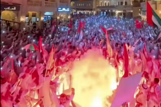 Olăroiu i-a scos pe arabi pe străzi » Imagini incredibile după victoria care o duce pe naționala din Emiratele Arabe Unite mai aproape de turneul final