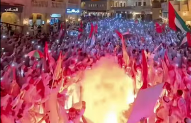 Olăroiu i-a scos pe arabi pe străzi » Imagini incredibile după victoria care o duce pe naționala din Emiratele Arabe Unite mai aproape de turneul final