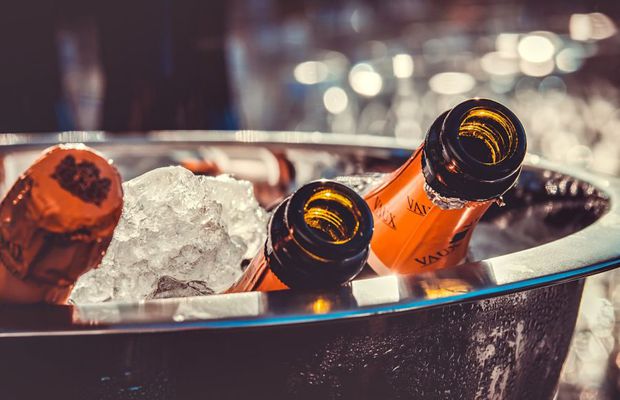 OLYMPIAKOS. Trei jucători ai campioanei, prinși la un party cu 30 de persoane și amendați pentru că au încălcat lockdown-ul