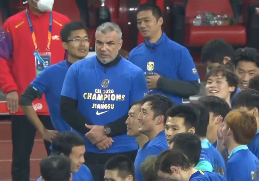 Guangzhou Evergrande 1-2 Jiangsu Suning.  Olăroiu manages to defeat Cannavaro and wins the final of the Chinese championship!  11/12/2020