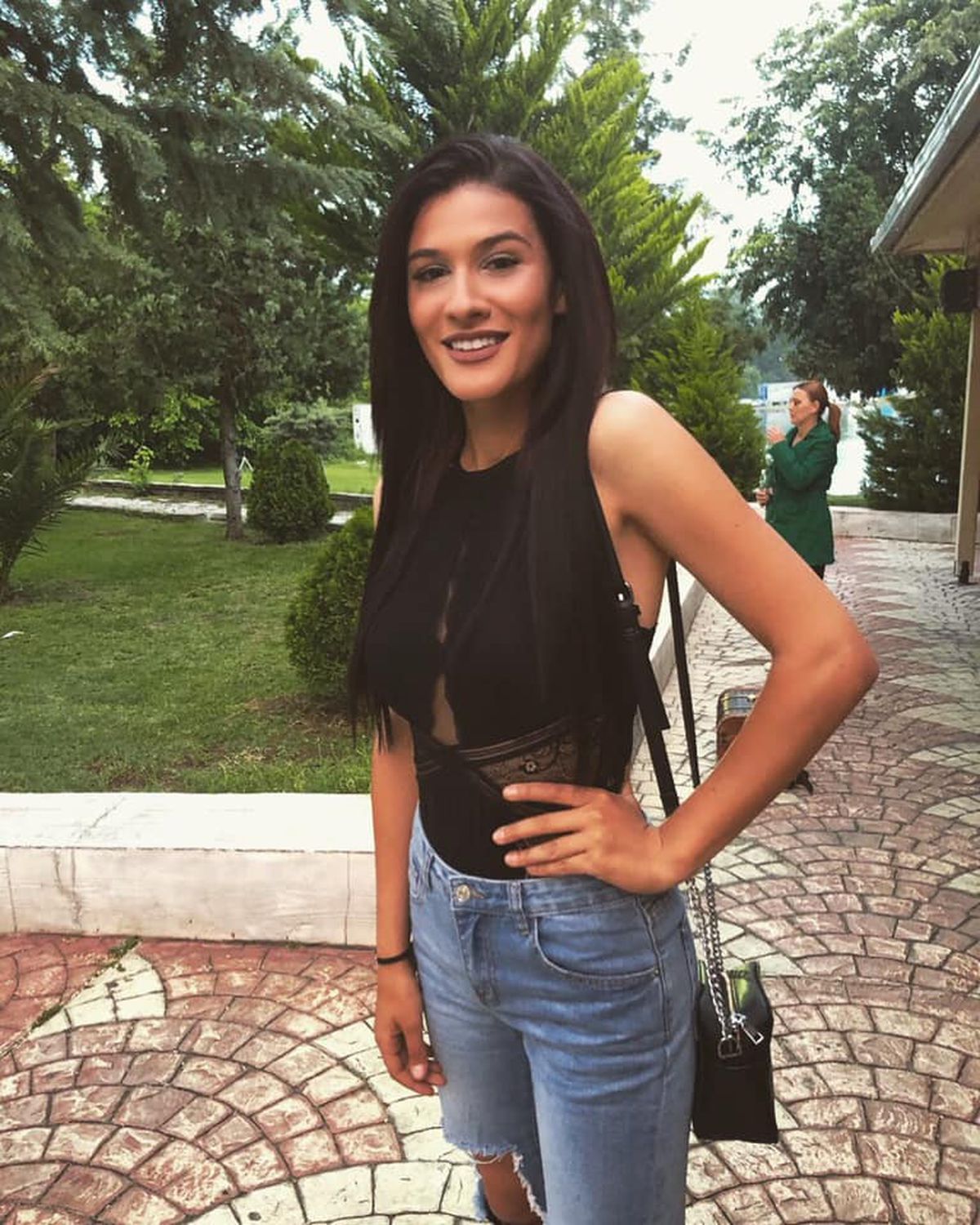 GALERIE FOTO Arbitra care merge la Miss World » Frumoasa țării vorbește 4 limbi și studiază jurnalismul