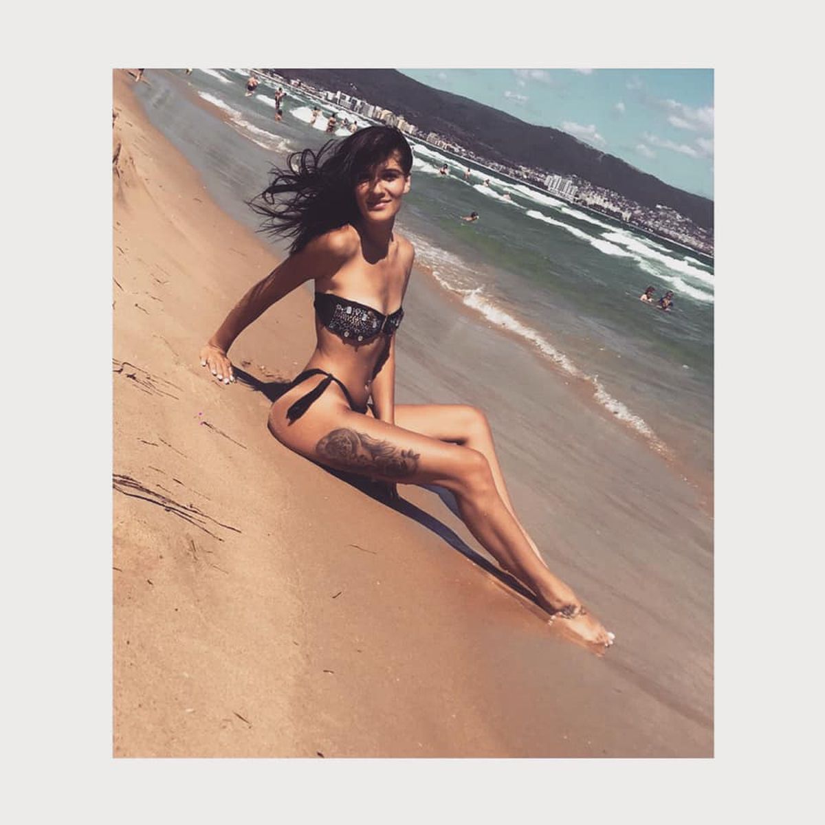 GALERIE FOTO Arbitra care merge la Miss World » Frumoasa țării vorbește 4 limbi și studiază jurnalismul