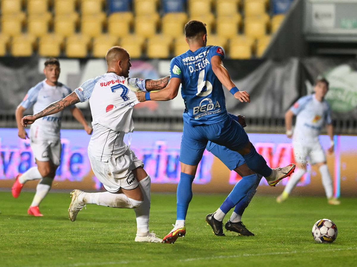 Farul s-a împiedicat de Chindia la Ploiești » Meci spectaculos, marcat de o fază de cascadorii râsului