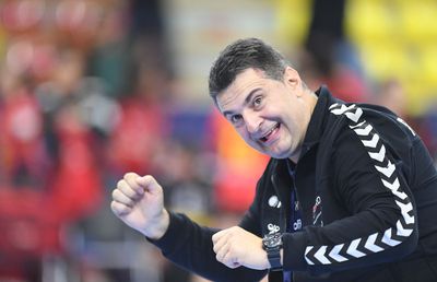 Florentin Pera o va antrena pe SCM Rm. Vâlcea din sezonul viitor! Lovitură în handbalul feminin
