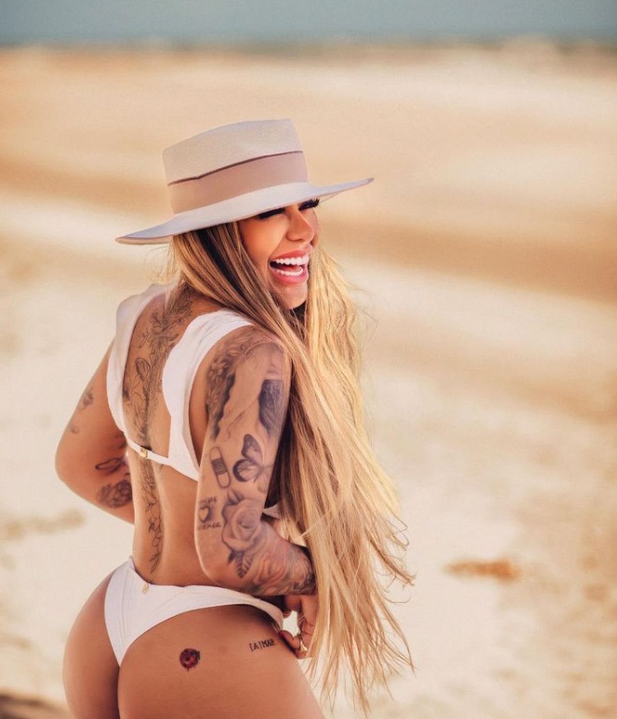 FOTO Sora lui Neymar, apariție spectaculoasă alături de prietenele ei pe cea mai la modă insulă