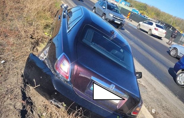 Gigi Becali, implicat într-un accident! A intrat cu Rolls Royce-ul în șanț și s-a contrazis în declarații: „Păi, nu trebuie să merg la Poliție?!
