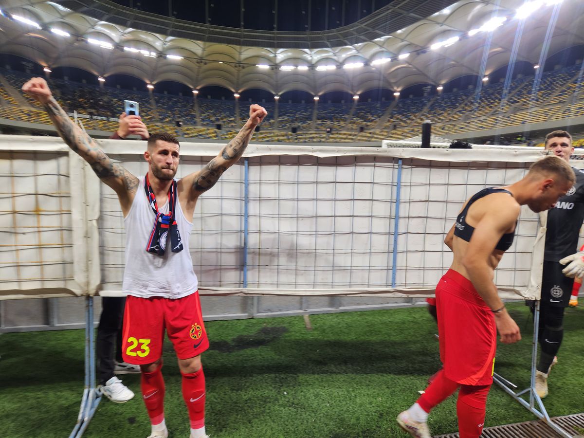 După protest, Peluza Nord i-a dezbrăcat pe jucătorii de la FCSB » Imagini de pe stadion